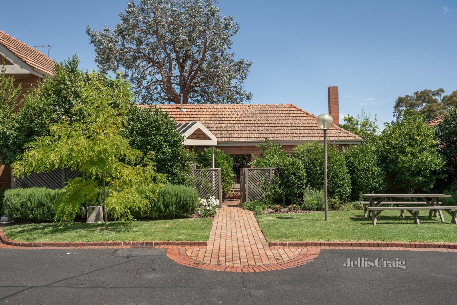 10 Ellesmore Court, Kew image 1