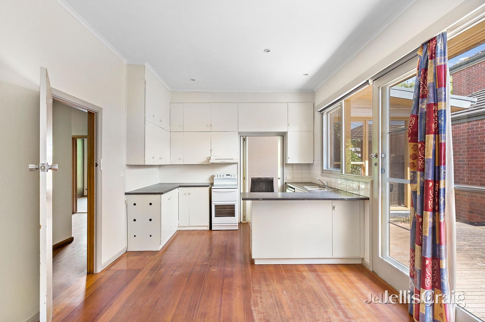 10 Elliott Street, Lake&nbsp;Wendouree image 2