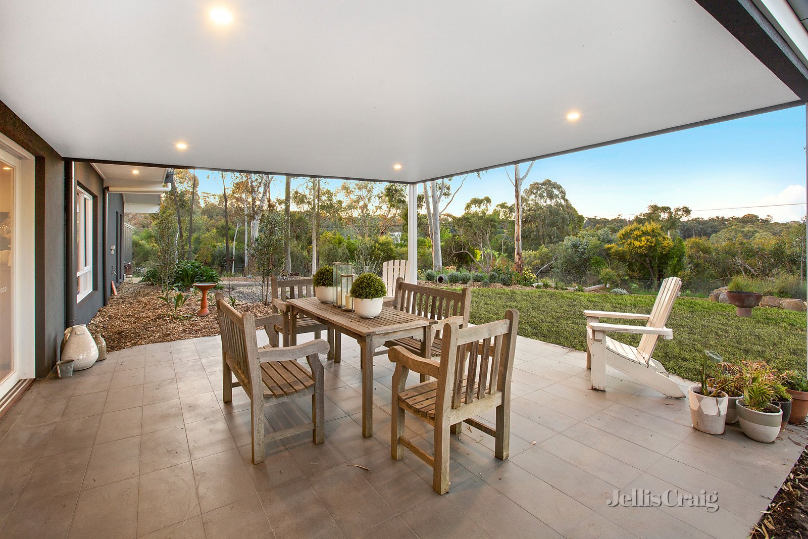 10 Falconer Road, Park Orchards image 9