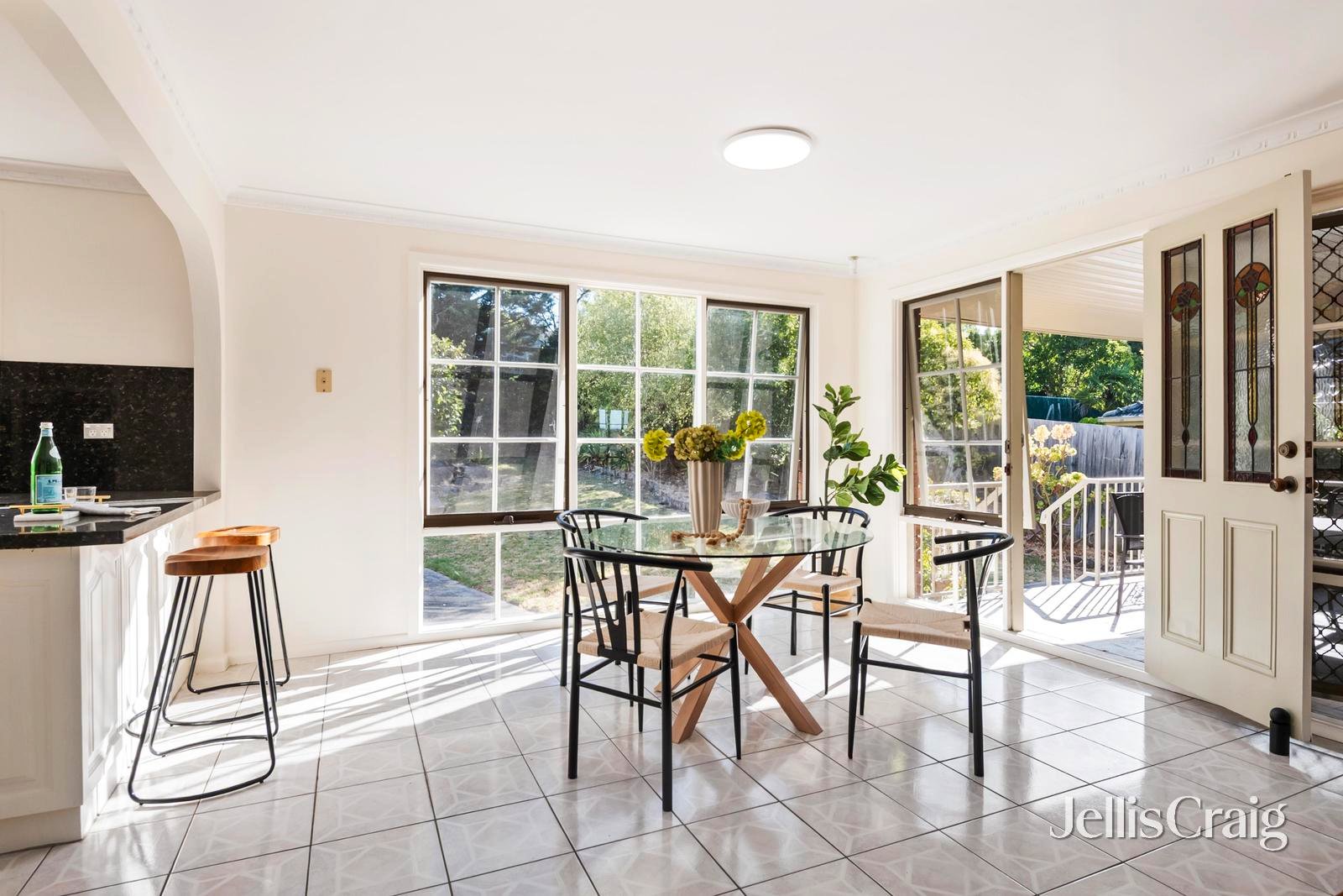 10 Fernlea Crescent, Doncaster&nbsp;East image 3