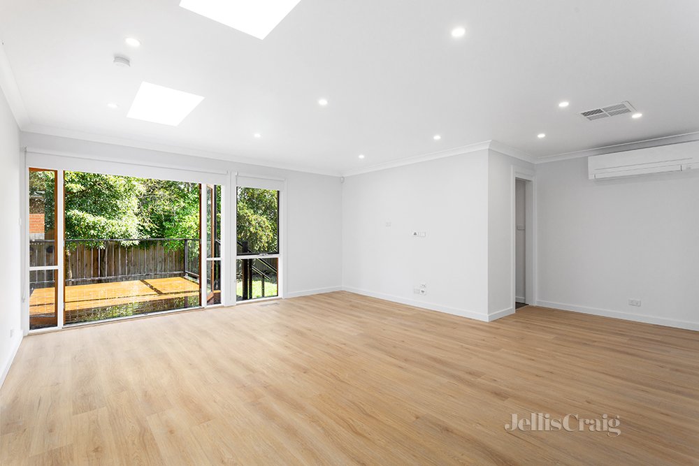 10 Flodden Way, Briar Hill image 3