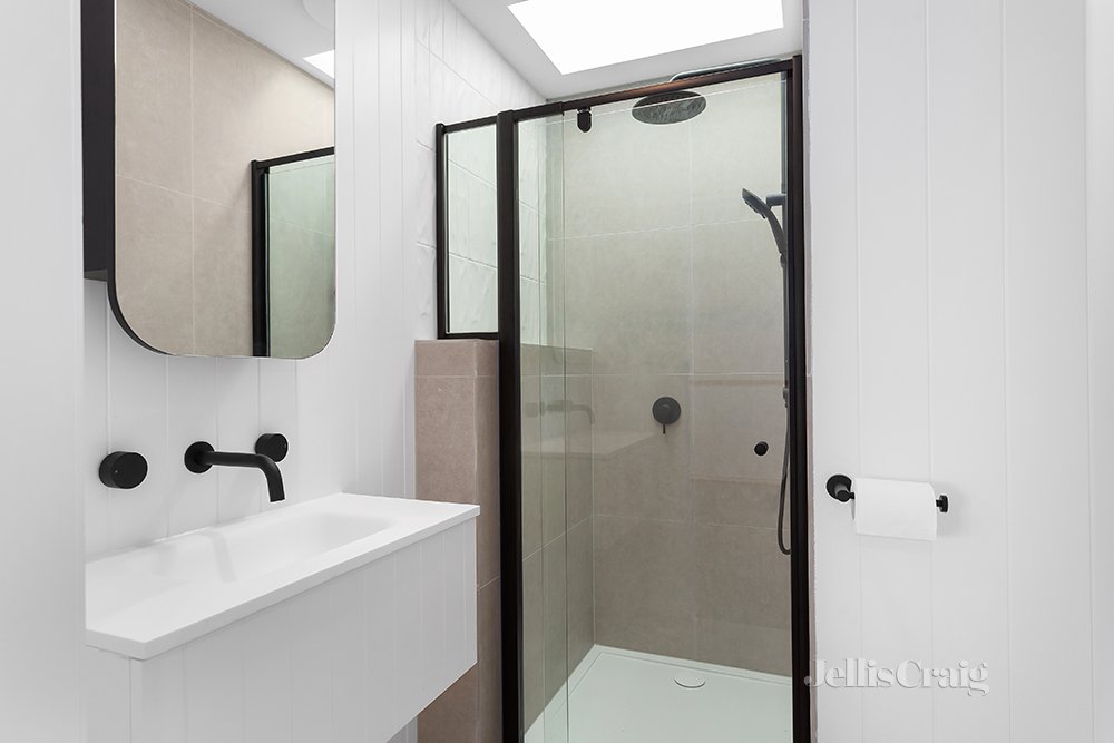 10 Flodden Way, Briar Hill image 7