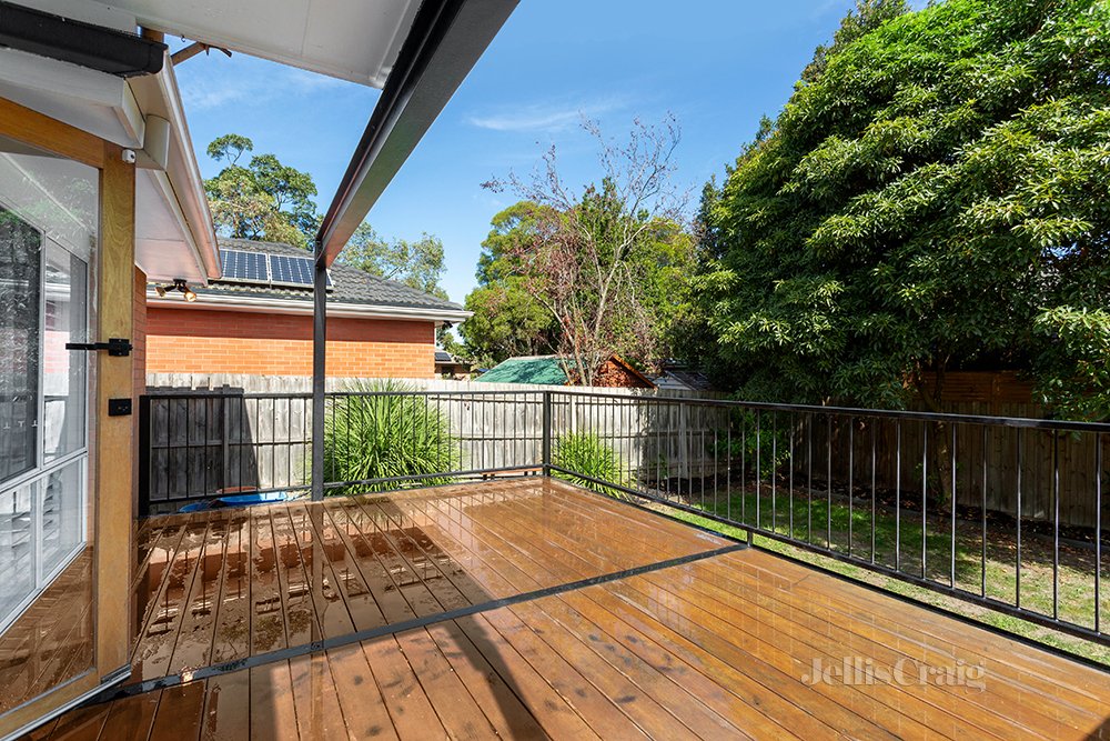 10 Flodden Way, Briar Hill image 9