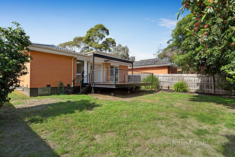 10 Flodden Way, Briar Hill image 10