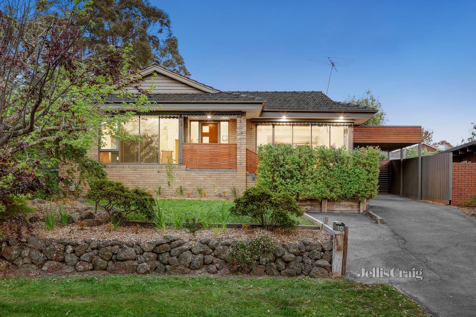 10 Florence Avenue, Ringwood North image 1