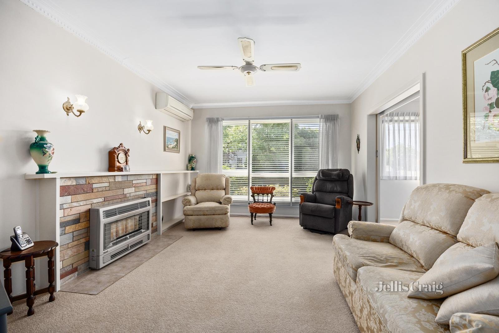 10 Folkestone Road, Glen&nbsp;Waverley image 2