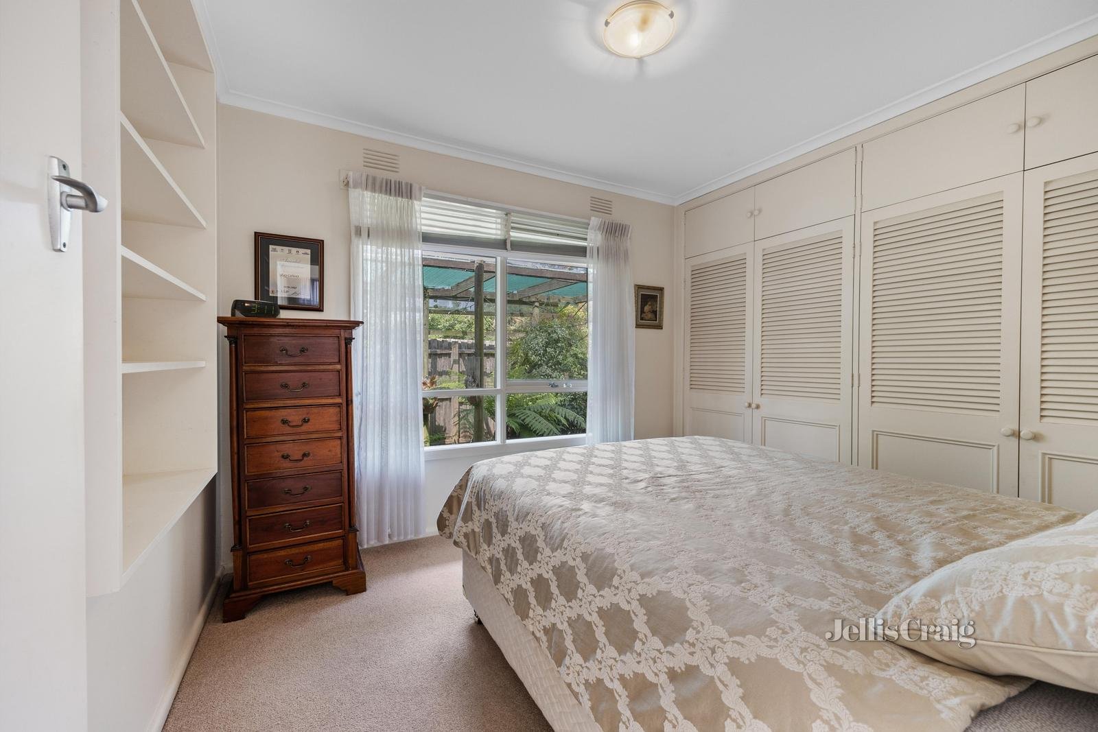 10 Folkestone Road, Glen&nbsp;Waverley image 8