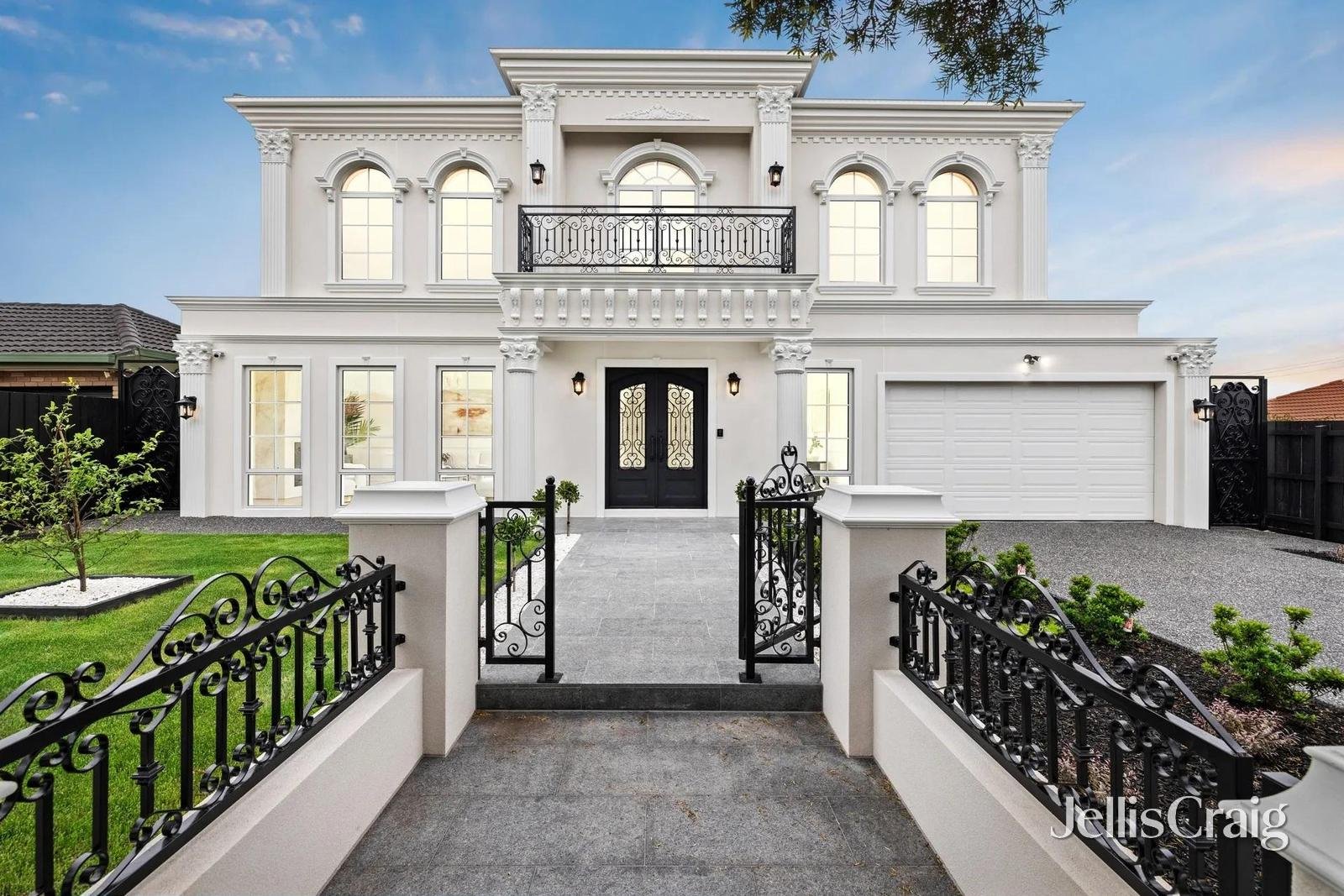 10 Foy Court, Glen&nbsp;Waverley image 1