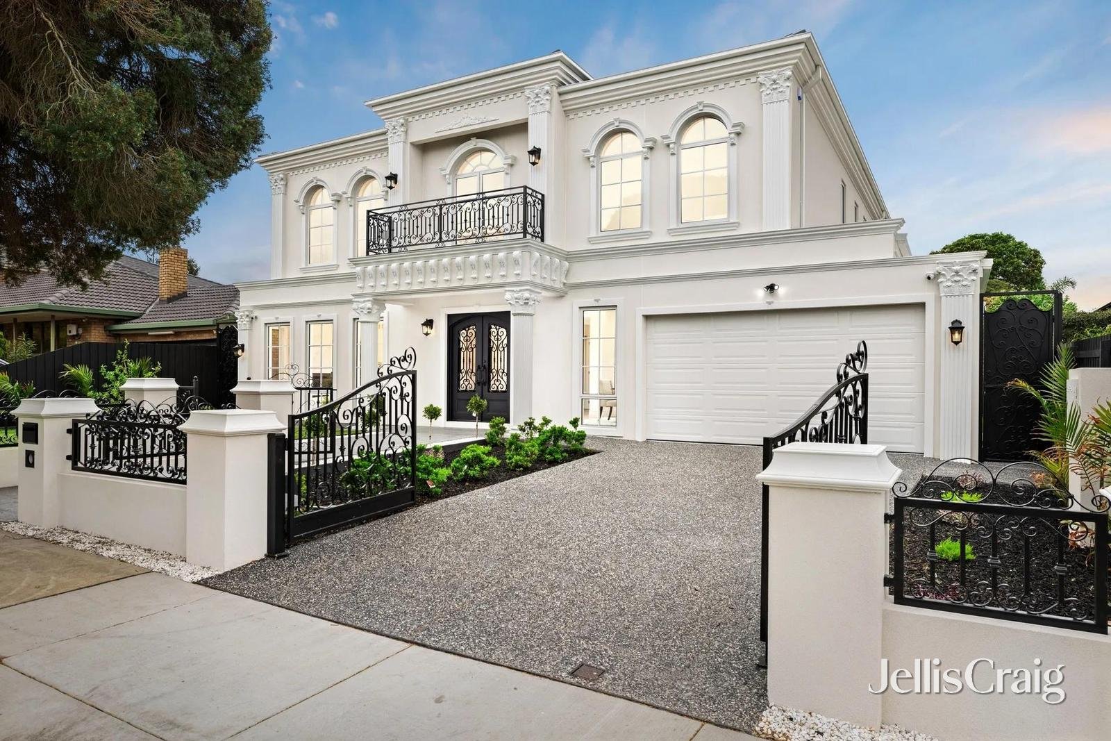 10 Foy Court, Glen&nbsp;Waverley image 2