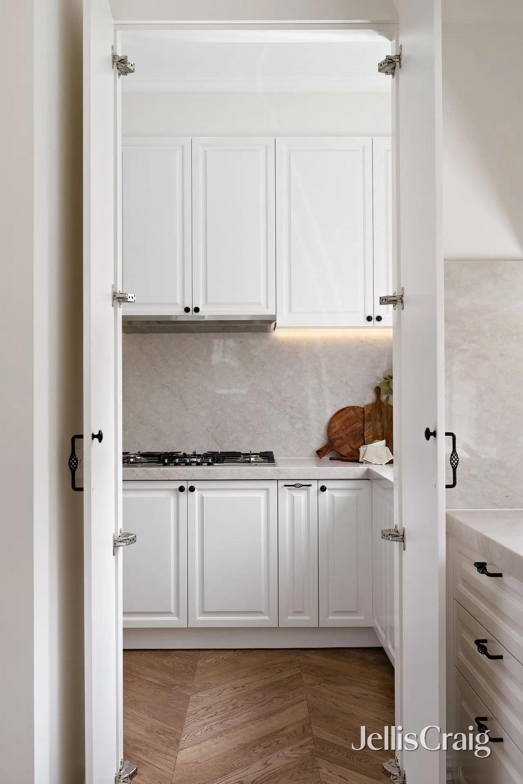 10 Foy Court, Glen&nbsp;Waverley image 8