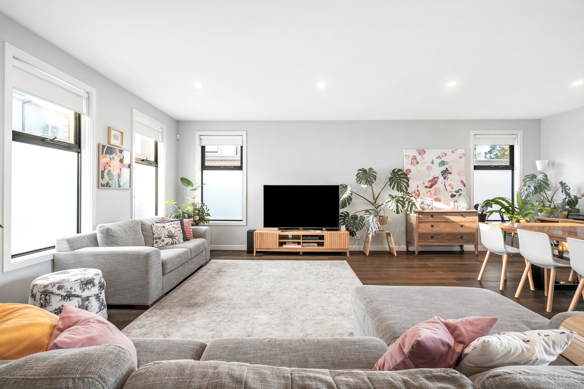 Property Gallery Thumbnail 3