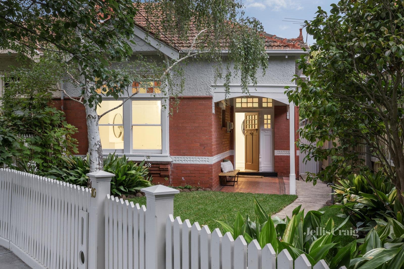 10 Grace Street, Malvern image 1