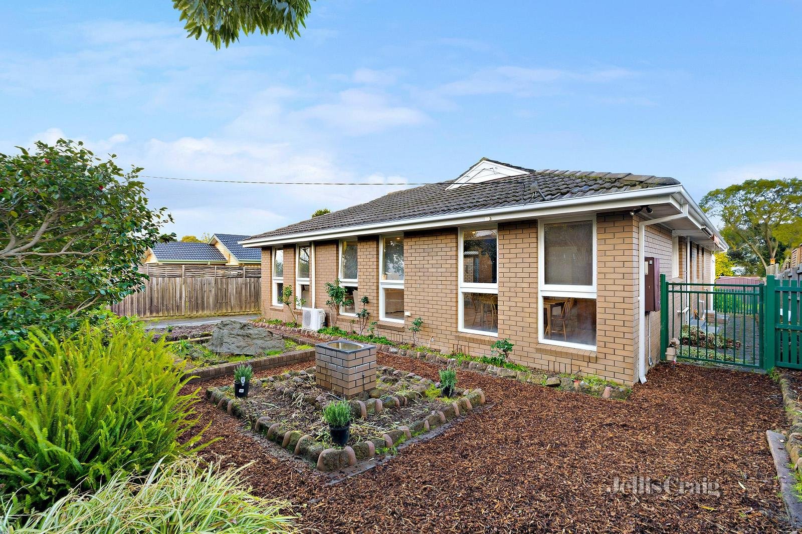 10 Greenock Crescent, Wantirna image 2