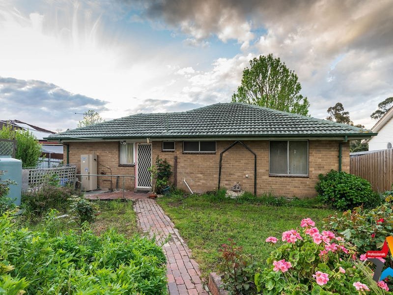 10 Greenslopes Drive, Mooroolbark image 12