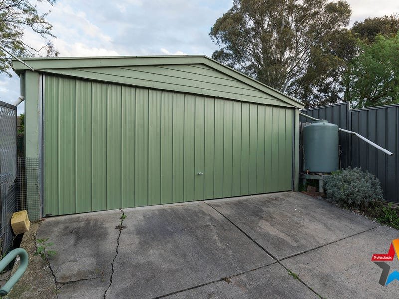 10 Greenslopes Drive, Mooroolbark image 13