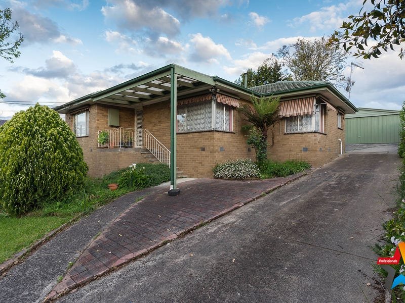 10 Greenslopes Drive, Mooroolbark image 14