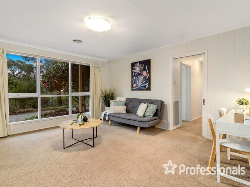 10 Greenwood Lane, Mooroolbark image 8