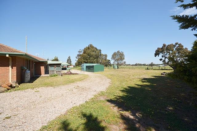 10 Haleys Road, Ross Creek image 14