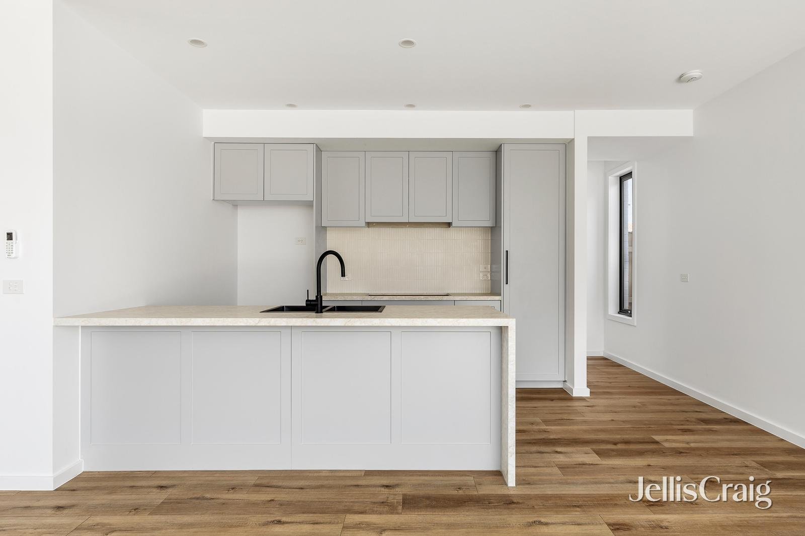 10 Harrison Lane, Kingsville image 1