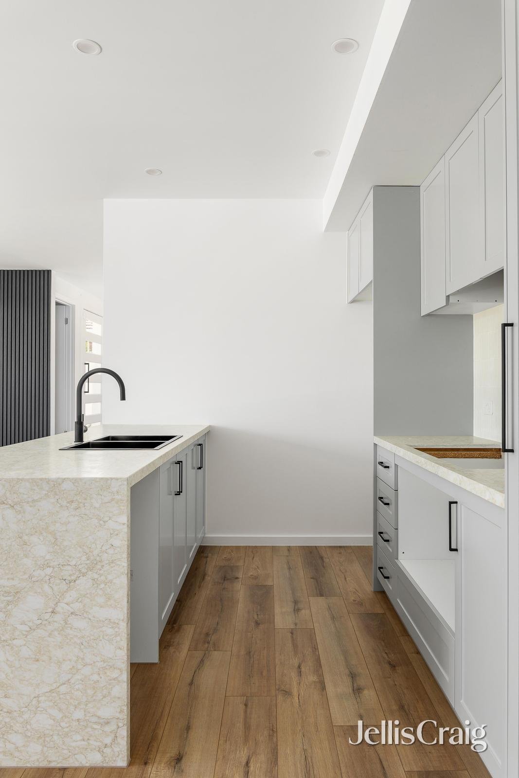 10 Harrison Lane, Kingsville image 2