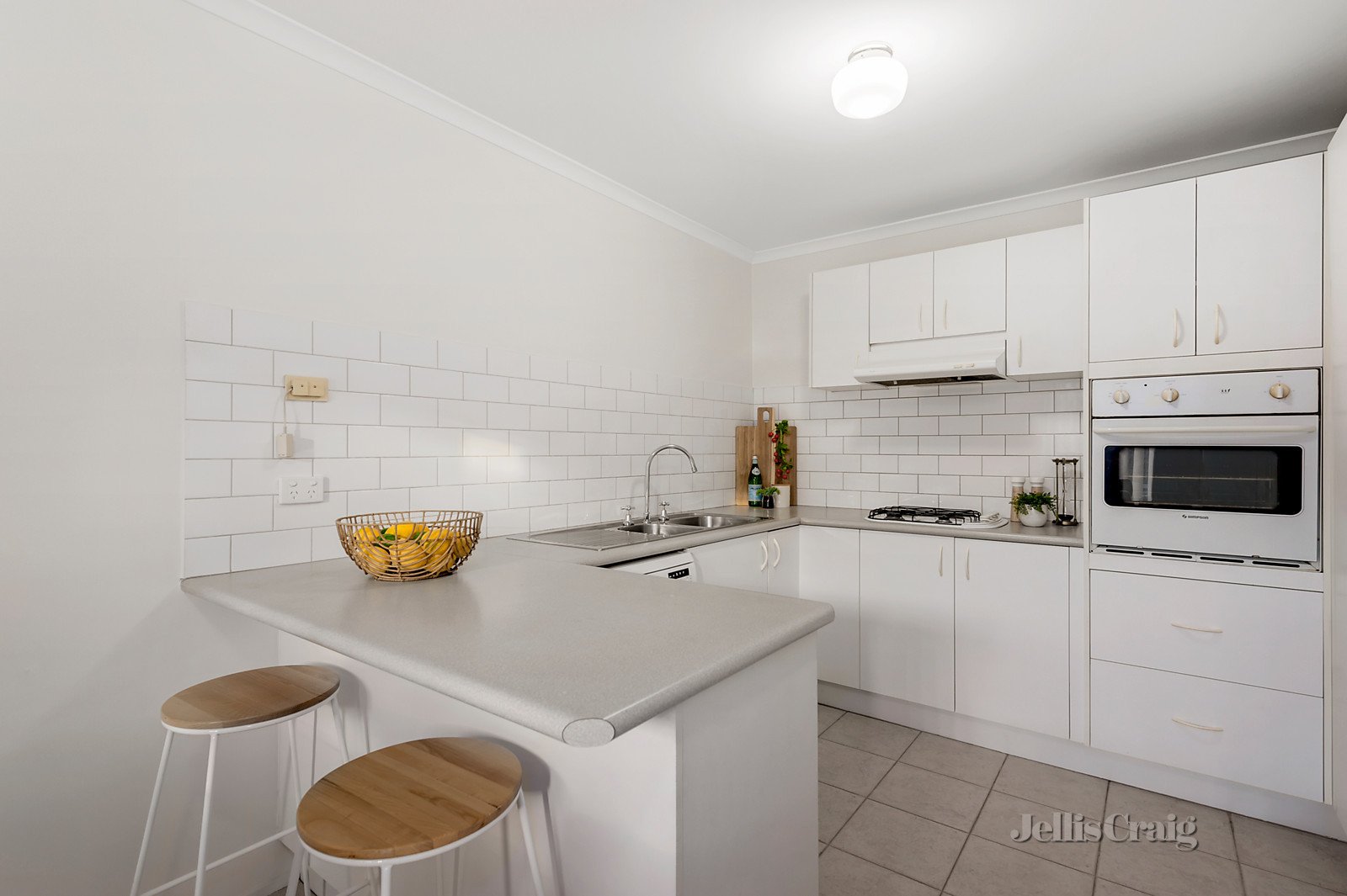 10 Heathcote Drive, Forest Hill image 3