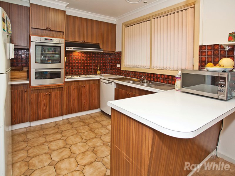 10 Hector Court, Glen Waverley image 2