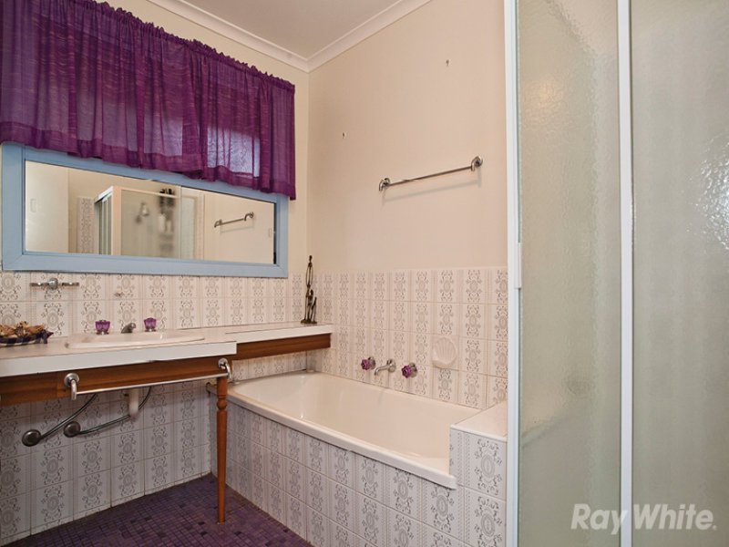 10 Hector Court, Glen Waverley image 5