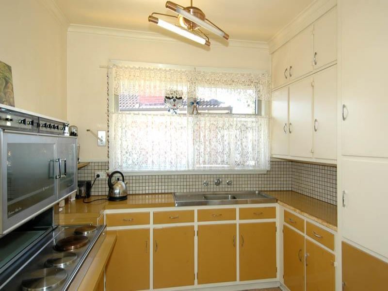 10 Hering Court, East Geelong image 3