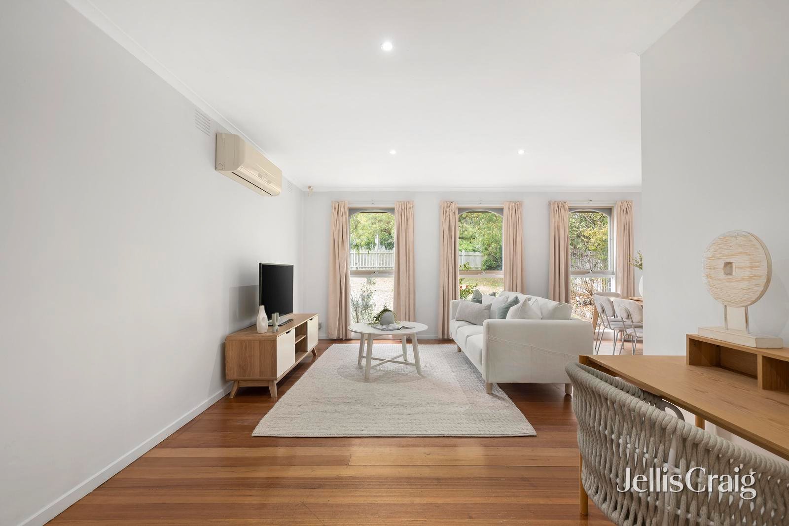 10 Highland Crescent, Mooroolbark image 4