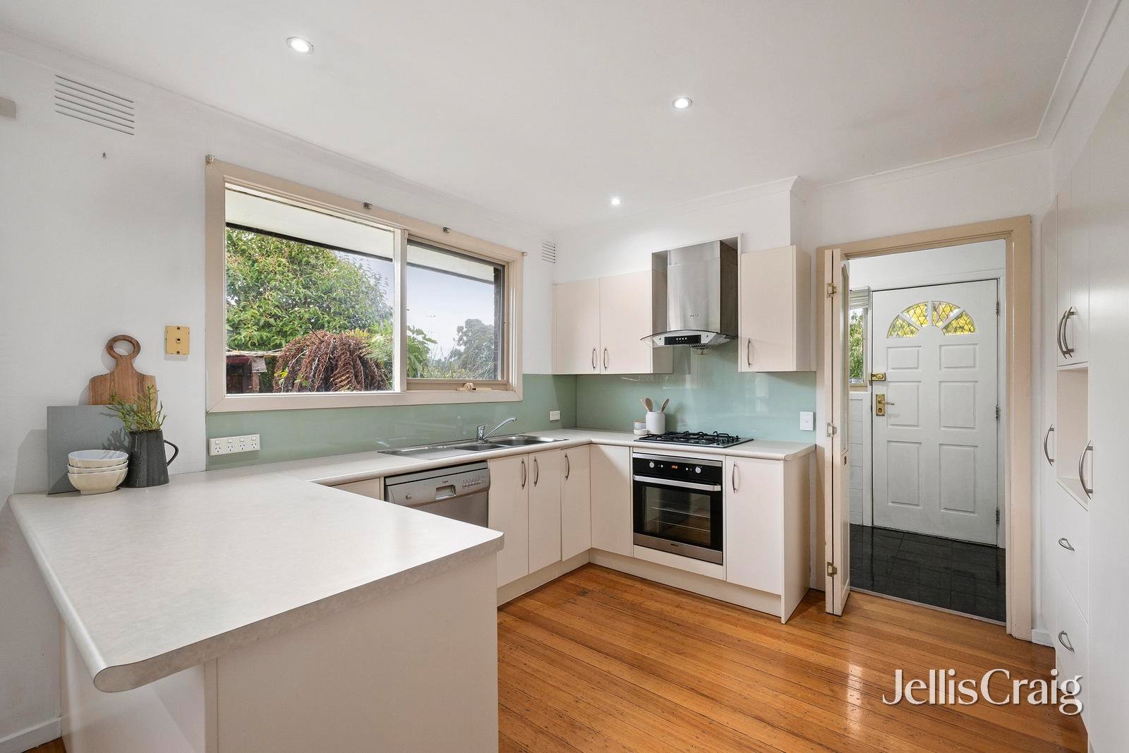 10 Highland Crescent, Mooroolbark image 8