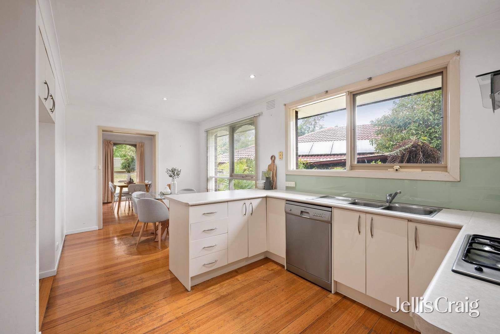 10 Highland Crescent, Mooroolbark image 9