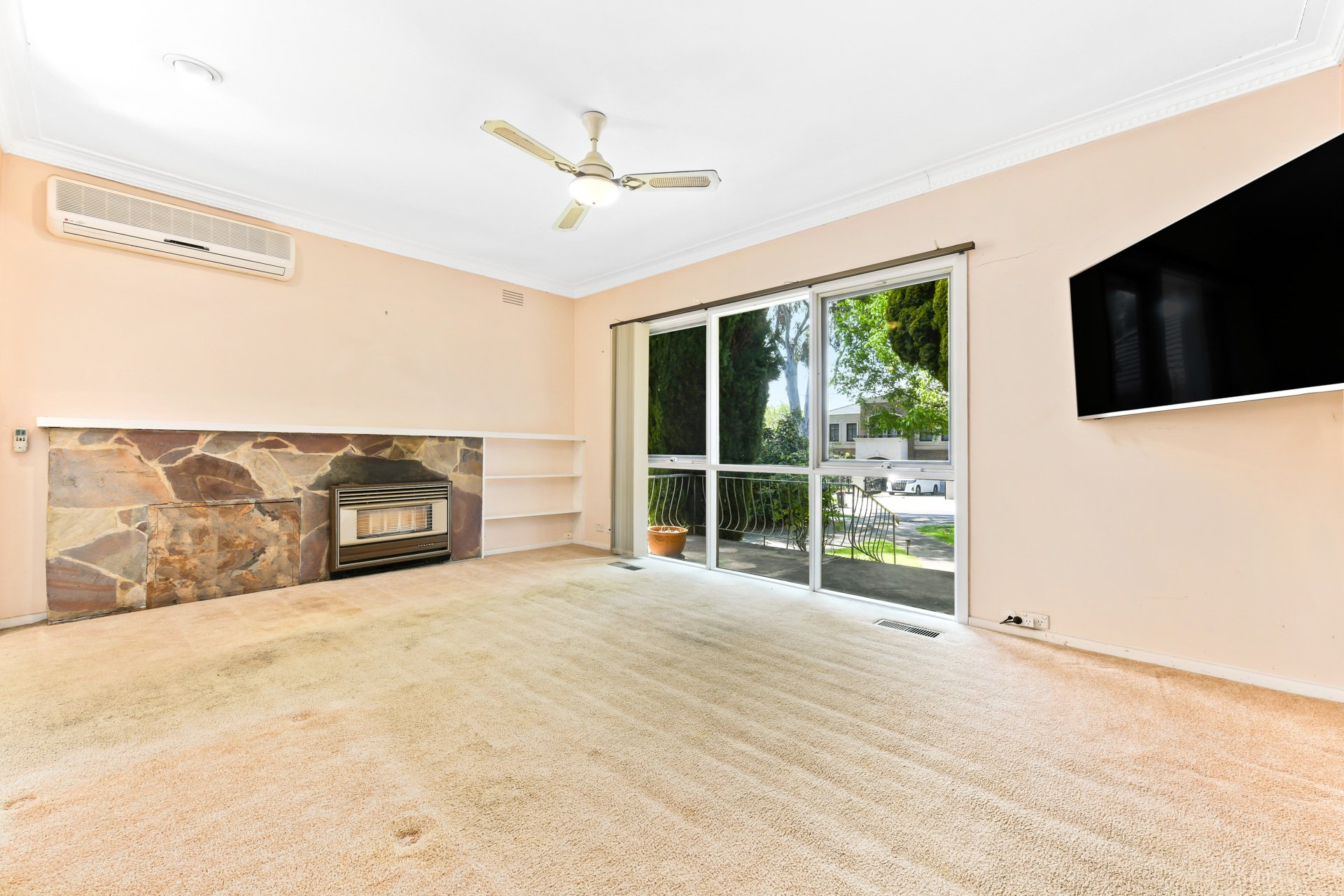 10 Highview Grove, Burwood East image 3