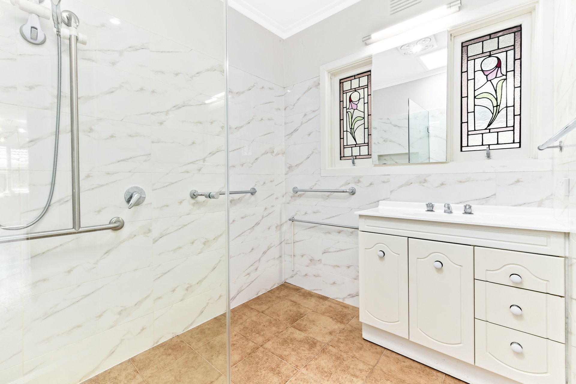 10 Highview Grove, Burwood East image 9