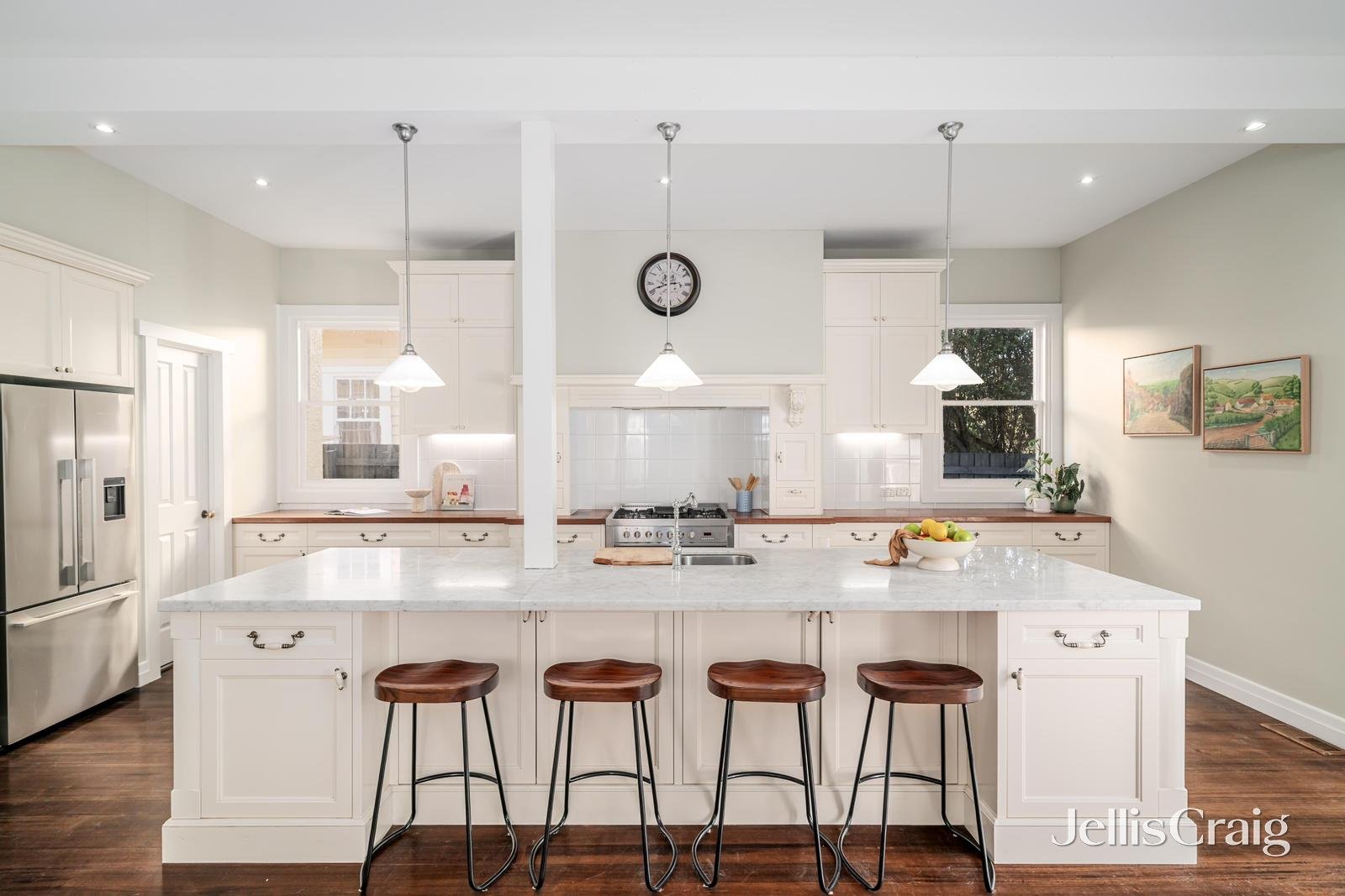 10 Holyrood Street, Hampton image 3