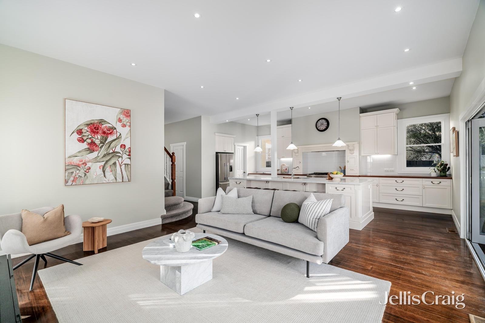 10 Holyrood Street, Hampton image 4