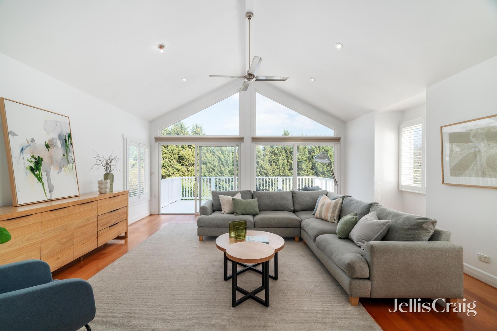 10 Holyrood Street, Hampton image 5