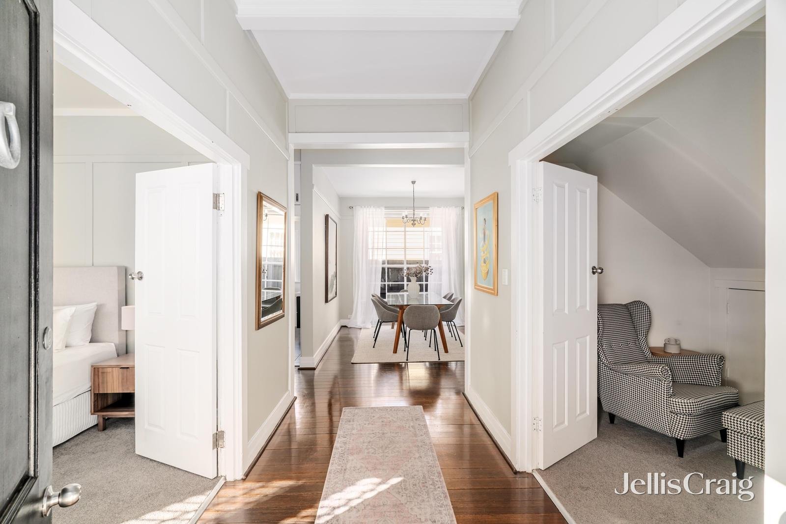 10 Holyrood Street, Hampton image 9