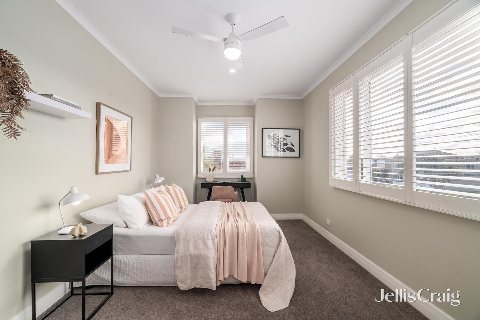 10 Holyrood Street, Hampton image 12