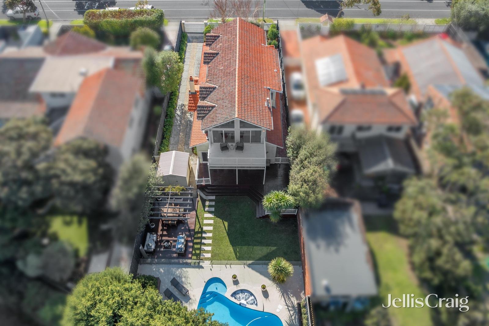 10 Holyrood Street, Hampton image 18