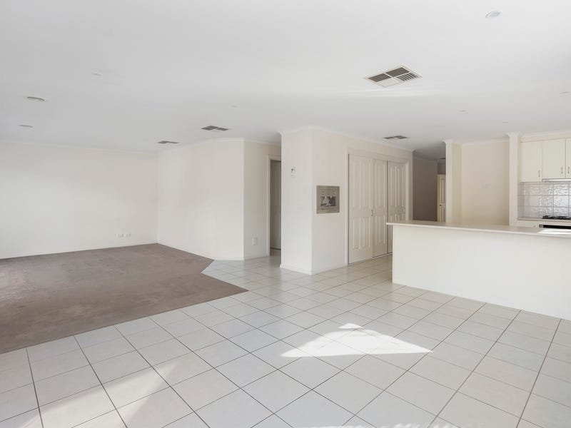 Property Gallery Thumbnail 3