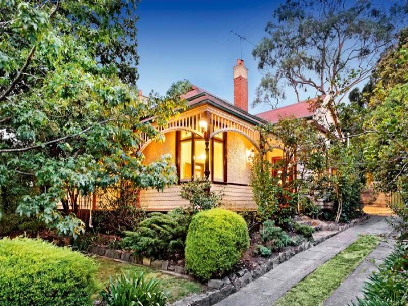 10 Iramoo Street, Balwyn image 2