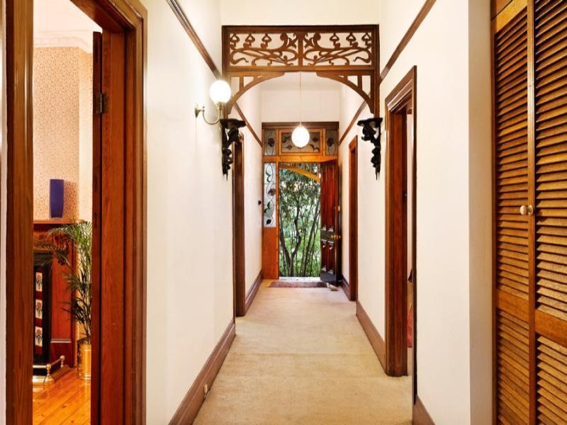 10 Iramoo Street, Balwyn image 3