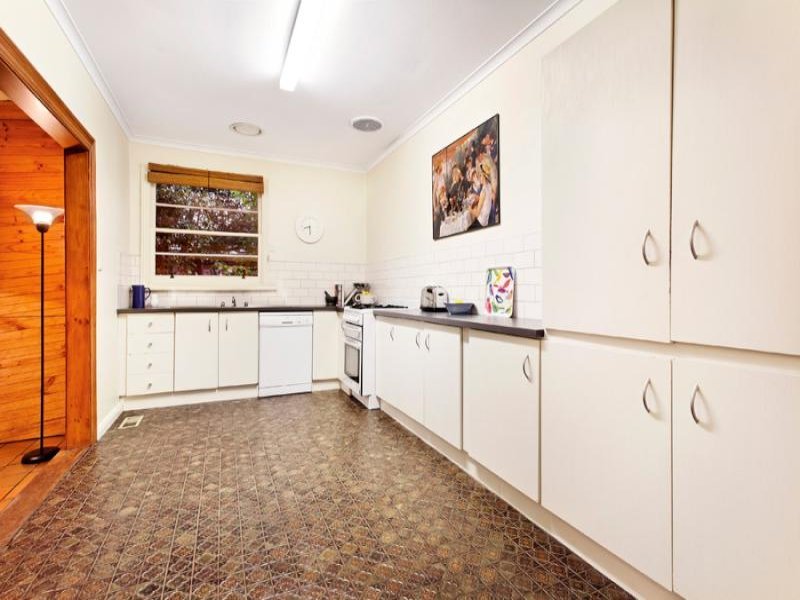 10 Iramoo Street, Balwyn image 6