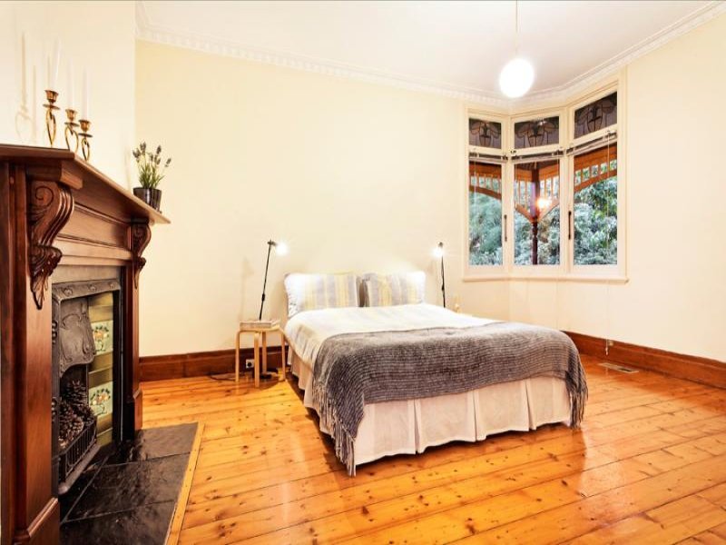 10 Iramoo Street, Balwyn image 7