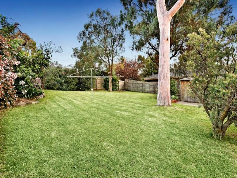 10 Iramoo Street, Balwyn image 10