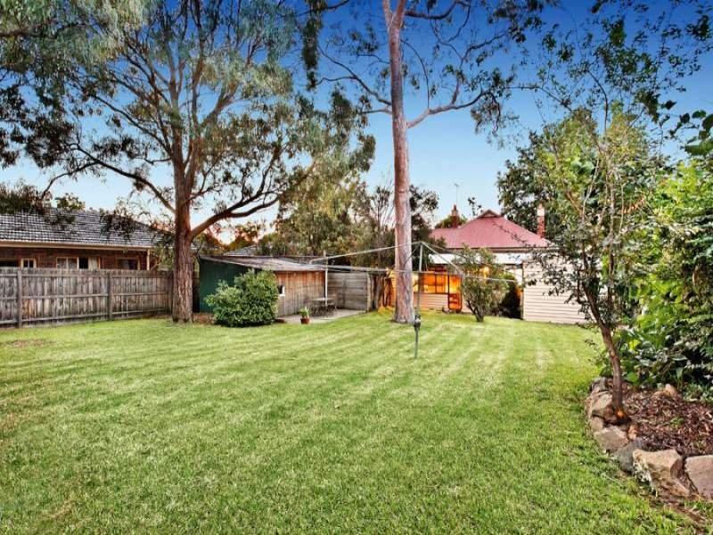10 Iramoo Street, Balwyn image 11