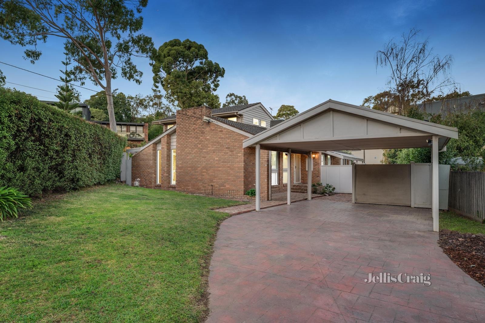 10 Janfourd Court, Mount Waverley image 1