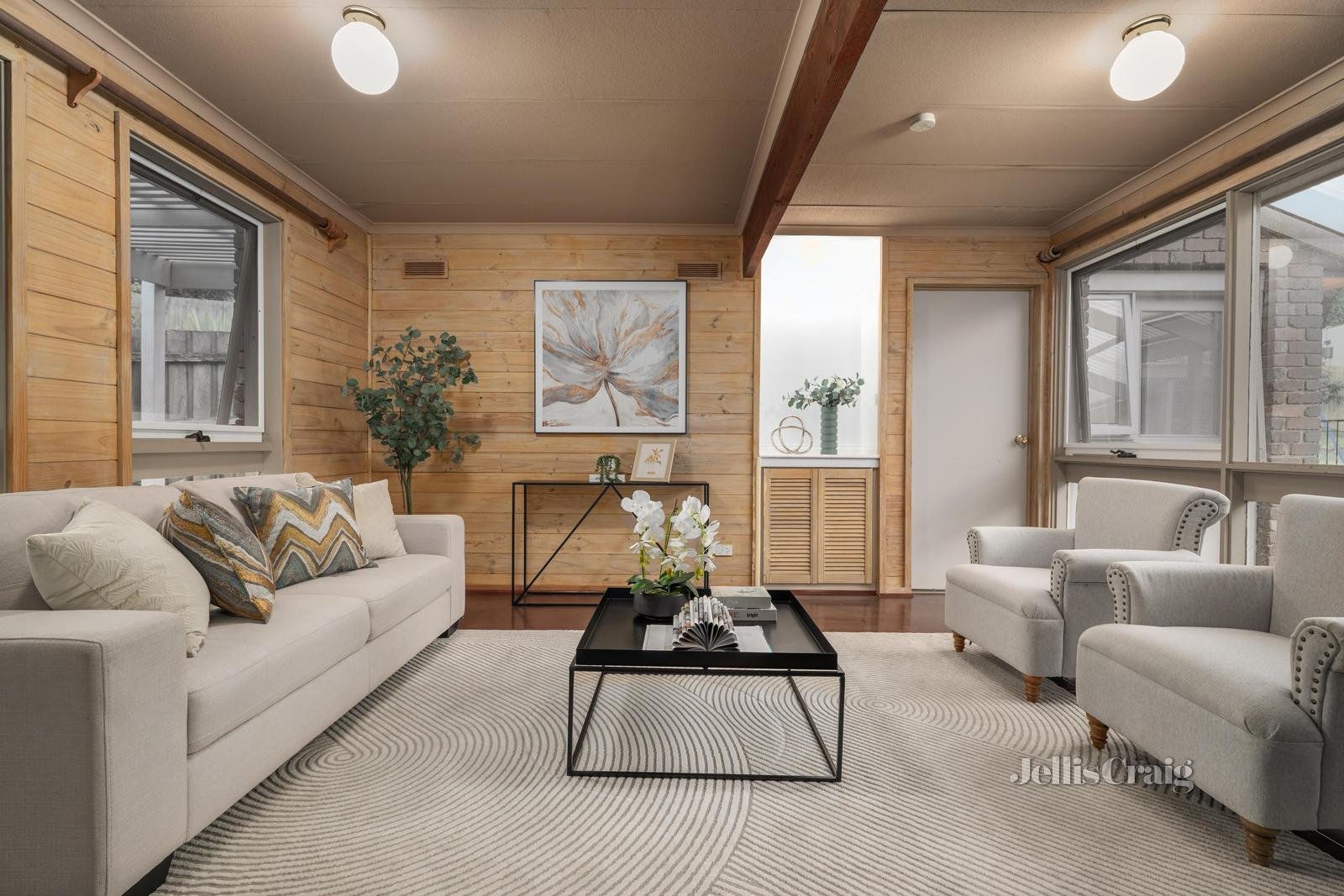 10 Janfourd Court, Mount Waverley image 2