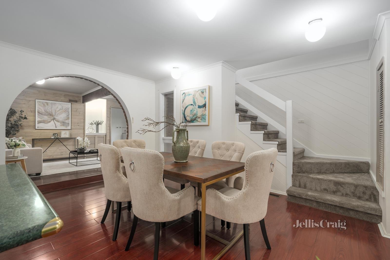 10 Janfourd Court, Mount Waverley image 4