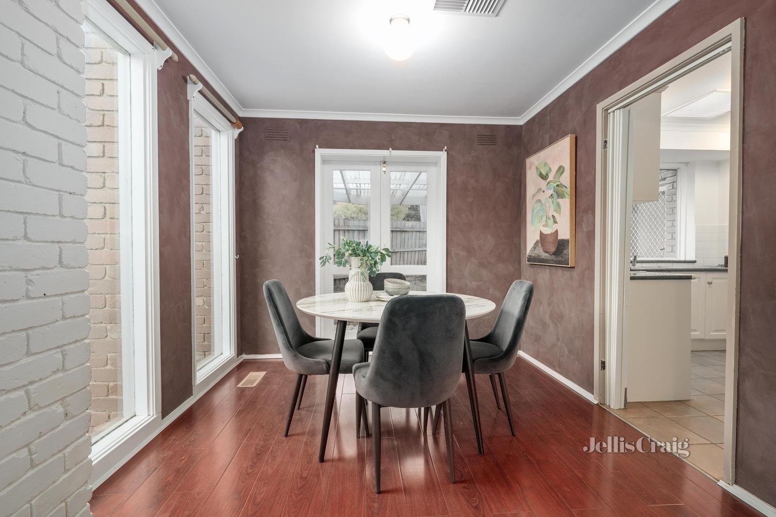 10 Janfourd Court, Mount Waverley image 5